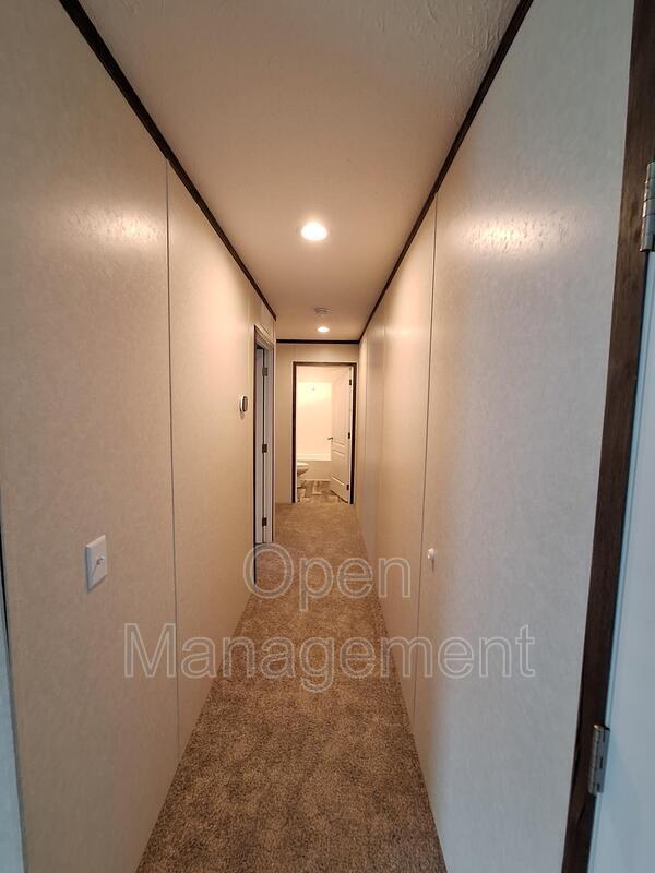 Building Photo - 301 Mantle Ave