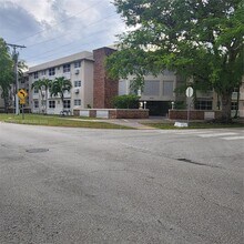 Building Photo - 6580 Santona St