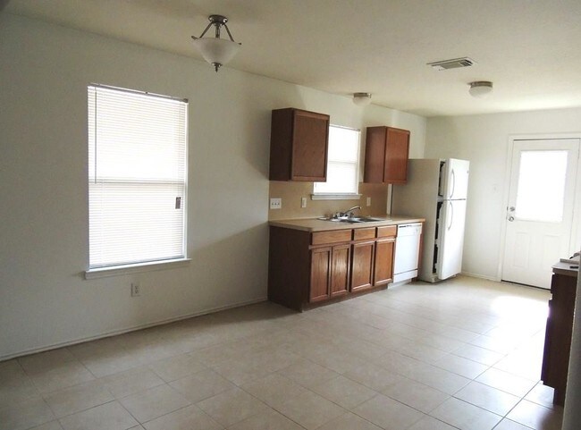 Building Photo - 1426 Hallcroft Ln
