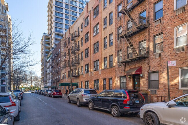 Building Photo - 522 E 88th St