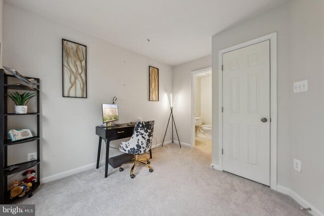 Building Photo - 7119 Rowlock Aly