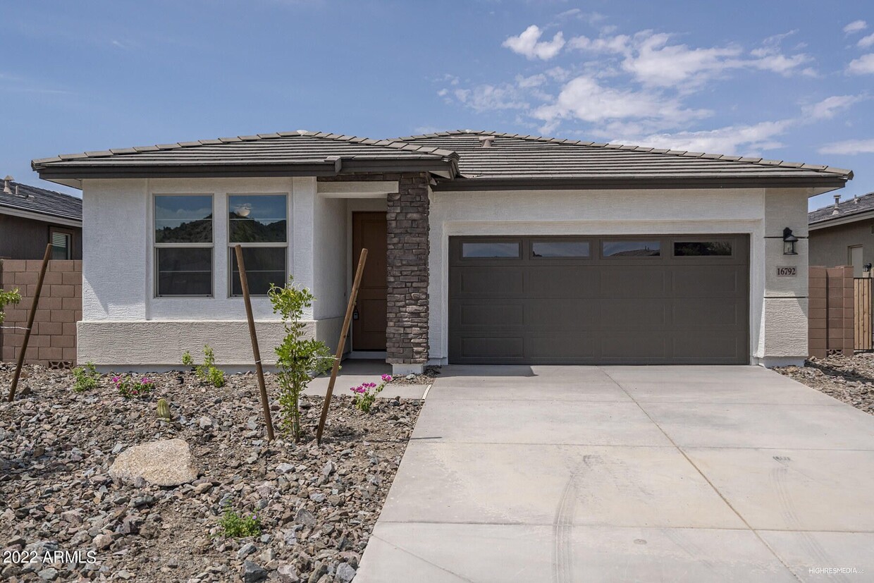 Foto principal - 16792 W Gwen St