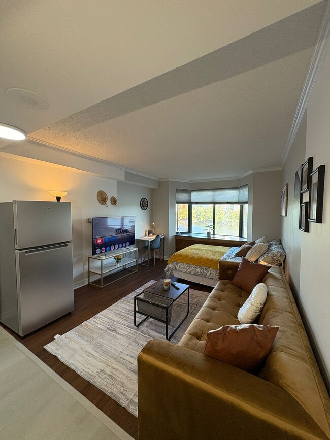 Building Photo - Riverflow Residences