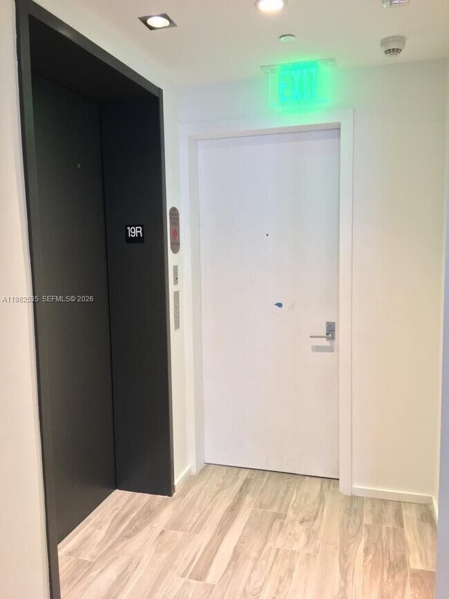 Foto del edificio - 801 S Miami Ave