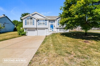 Building Photo - 400 20th Ave S