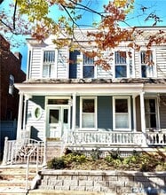 Building Photo - 14 N Davis Ave