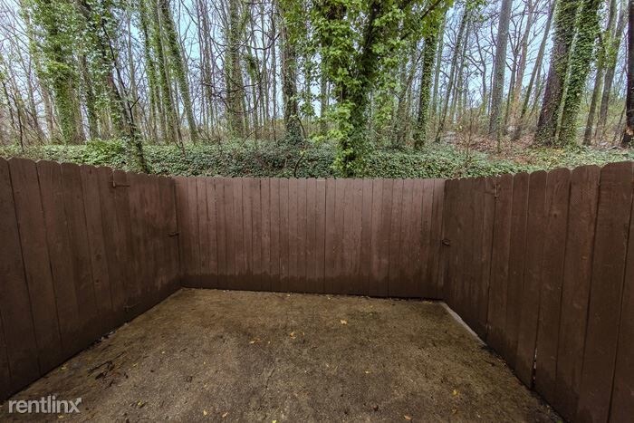 Foto principal - 3 br, 2 bath House - 933 Edwards Lake Road