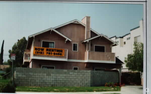 Primary Photo - 7343 Balboa Blvd
