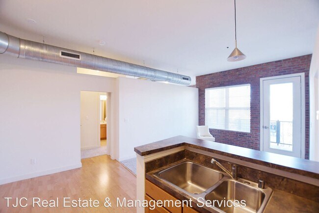 Building Photo - 7700 E 29th Ave
