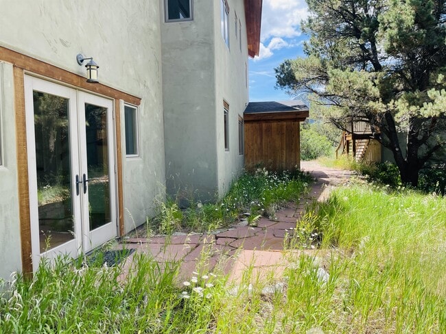 Foto del edificio - 600 Crystal Ln