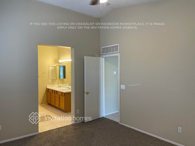 Building Photo - 1750 W Union Hills Dr