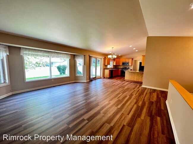 Building Photo - 3 br, 3 bath House - 365 W Daffodil Dr