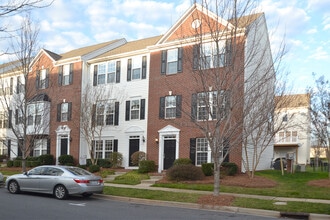 Building Photo - 15777 Castle Watch Ave