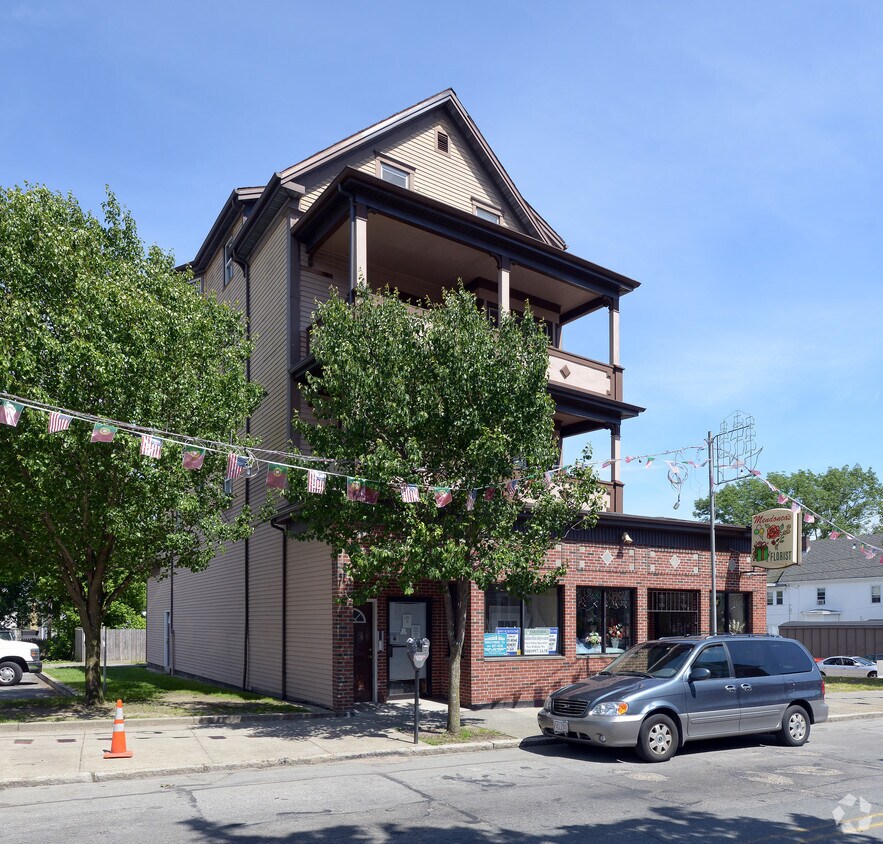 Building Photo - 1364-1370 Acushnet Ave