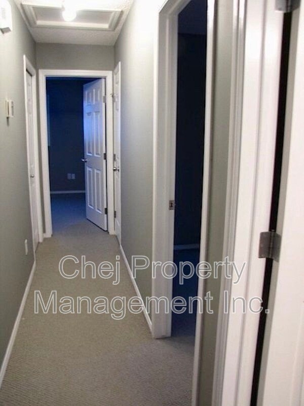 Building Photo - 148 Brintnell Blvd NW