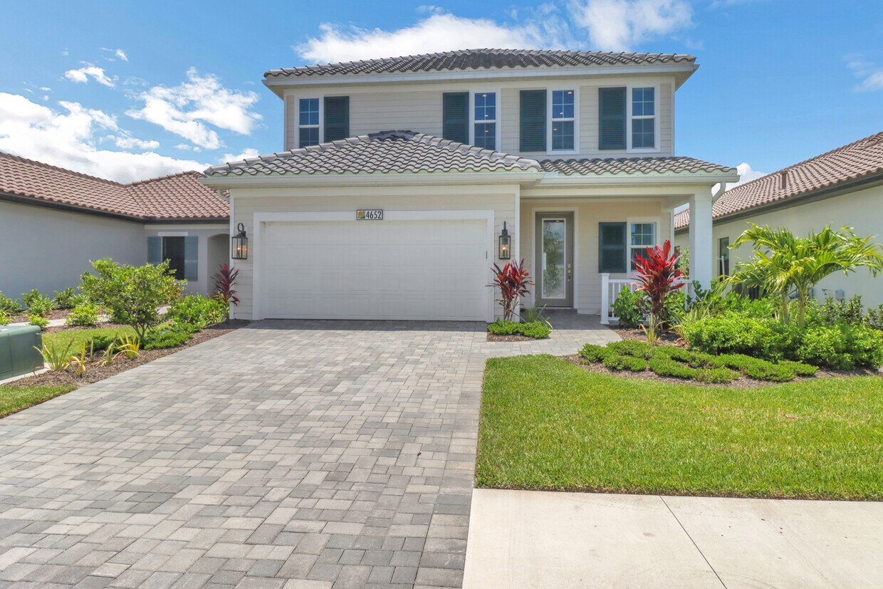 Primary Photo - 4652 Centaurus Cir