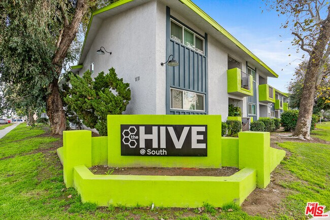 Foto del edificio - 5700 Ackerfield Ave