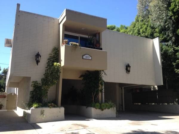 Foto del edificio - 1815 Camden Ave