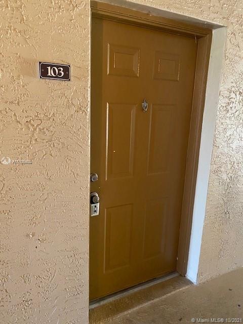 Foto del edificio - 230 SW 117th Terrace