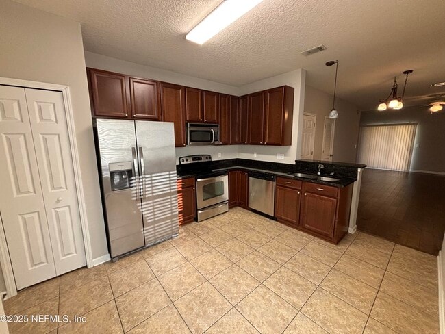 Foto del edificio - 196 Leese Dr