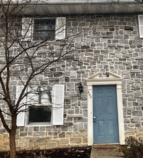 Foto del edificio - 932 Grantham Rd