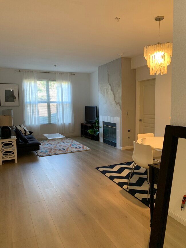 Living/Dinning Room - 101 Crescent Way