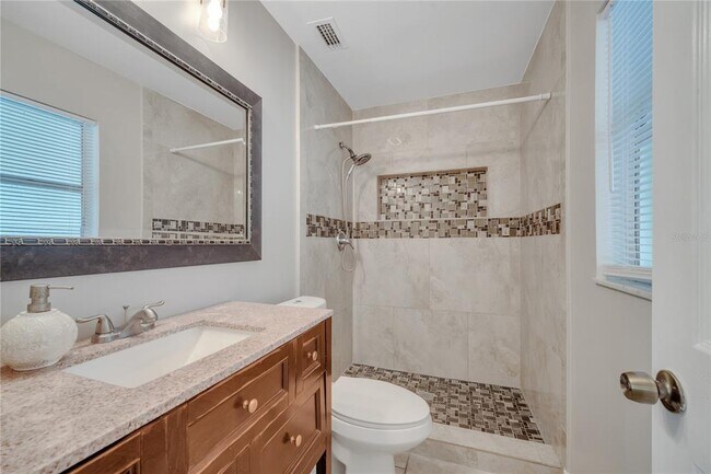 Foto del edificio - 1395 Meadowbrook St