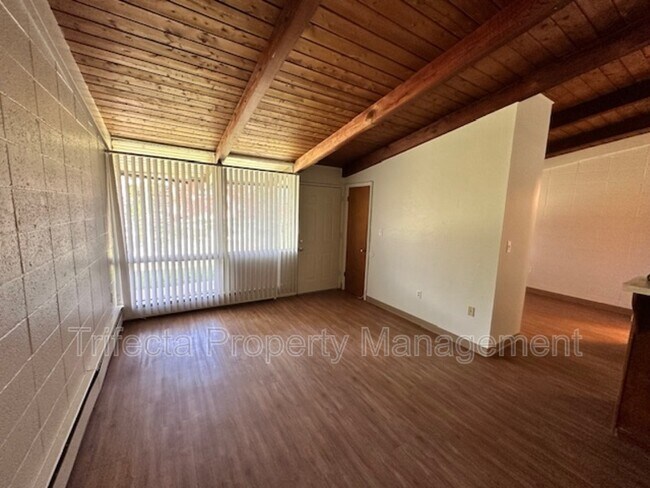 Foto del edificio - 608A Parker Street