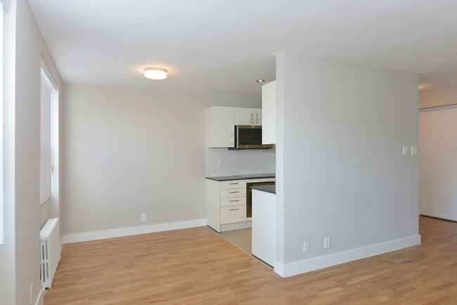 Building Photo - 25 Eccleston Dr