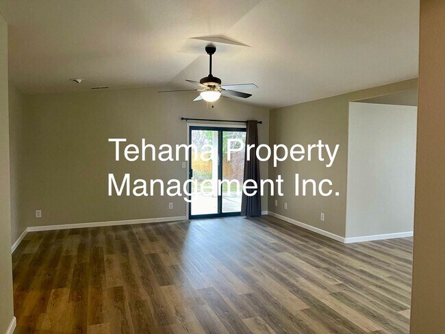Foto del edificio - Beautiful 3 bedroom 2 bath home in Redding...