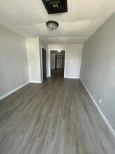 Building Photo - 413 S Jackson St