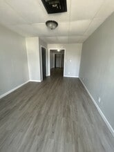 Building Photo - 413 S Jackson St