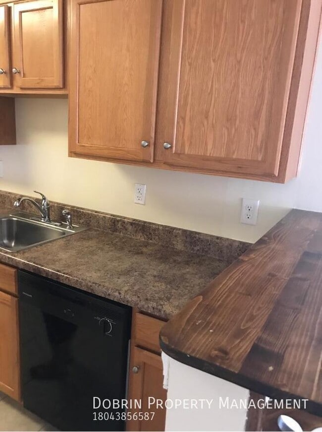 Building Photo - 2004 Maplewood Ave