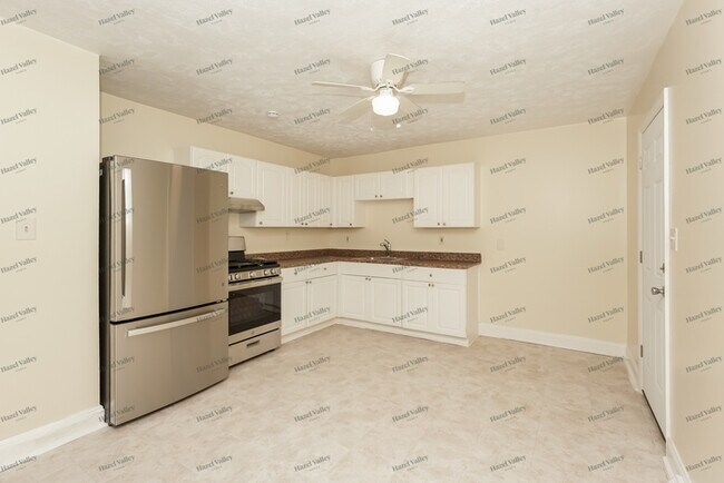 Foto del edificio - 1064 E 168th St
