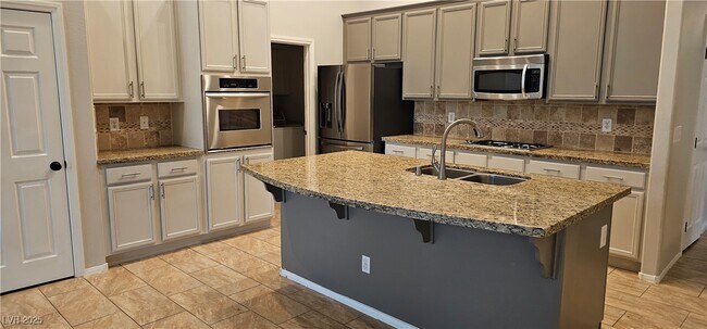 Building Photo - 10618 Bonnyhill St