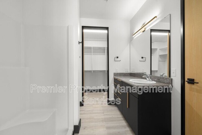 Foto del edificio - 2310 First Ave N