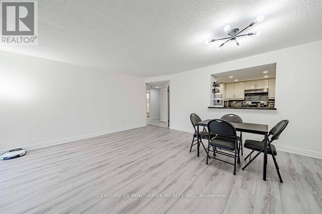 Photo du bâtiment - 5 Weldrick Rd W