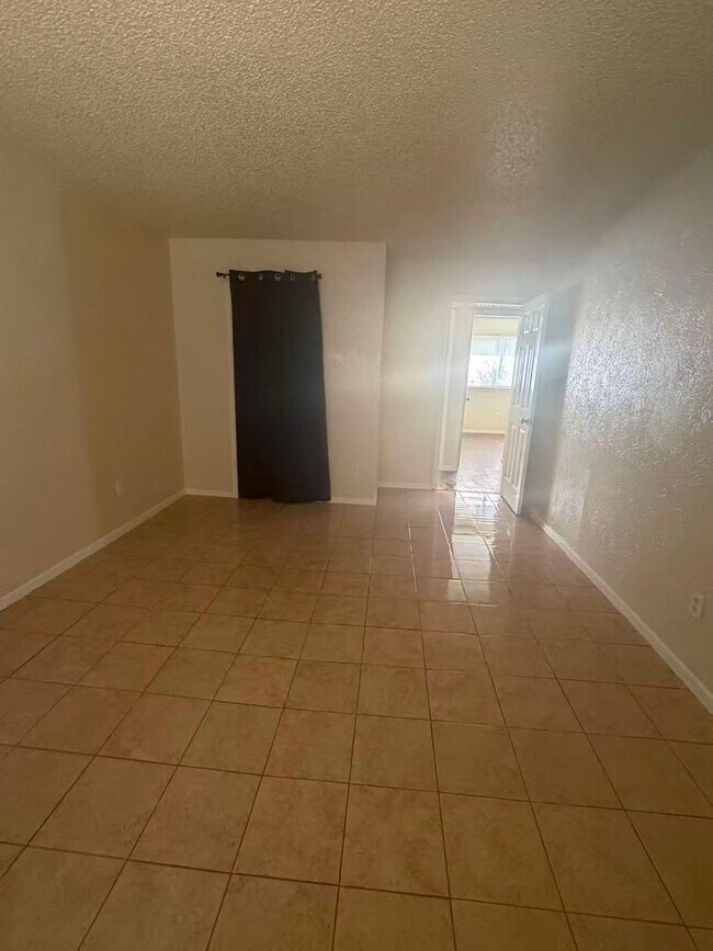 Foto del edificio - 1429 Whippoorwill Dr
