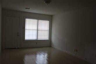 Building Photo - 5726 Gardendale Dr