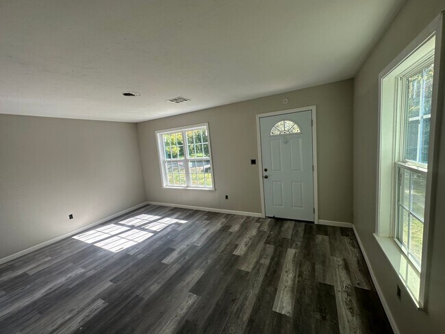 Foto del edificio - Cozy home in North Tulsa on a quiet street...