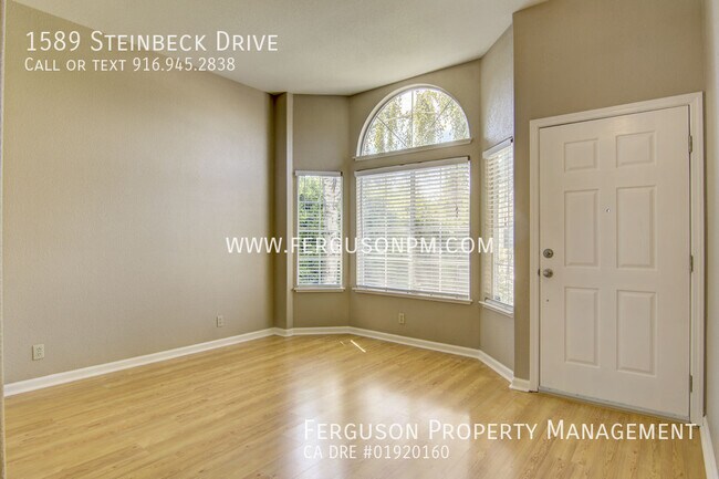 Foto del edificio - 1589 Steinbeck Dr
