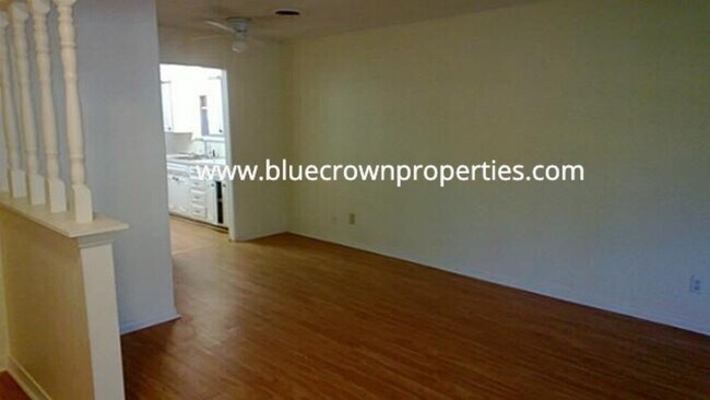 Building Photo - 1017 Ray Andra Dr