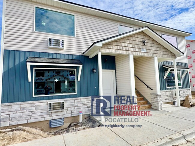 Building Photo - 5405 Park Lawn Dr