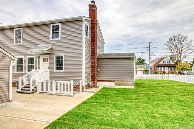 Foto del edificio - 1953 Freeman Ave