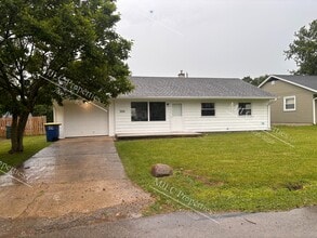 Building Photo - 3201 S Elm St