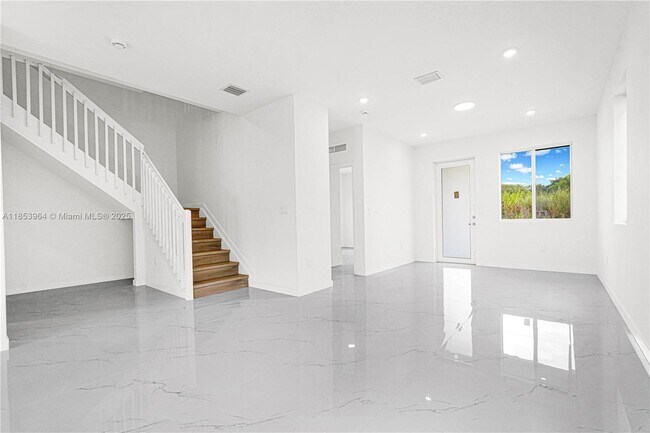 Building Photo - 22467 SW 125th Ave