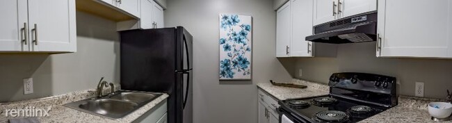 Building Photo - 1 br, 1 bath Apartment - 2320 Hamilton Ave