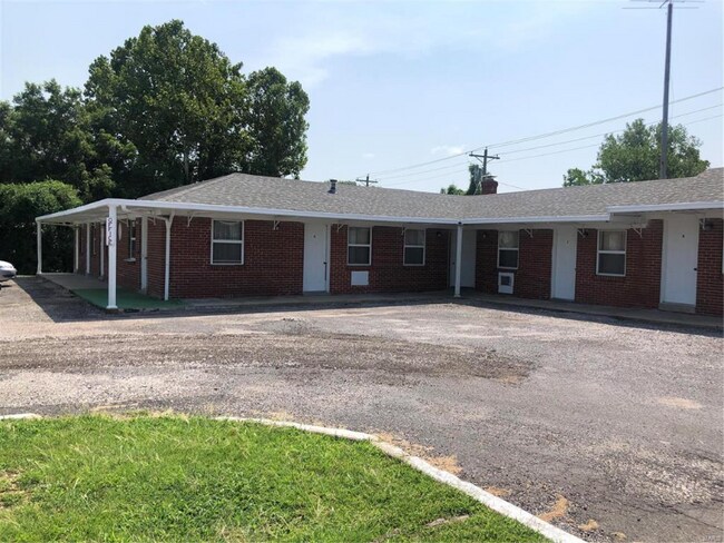 Building Photo - 370 Ste Genevieve Dr