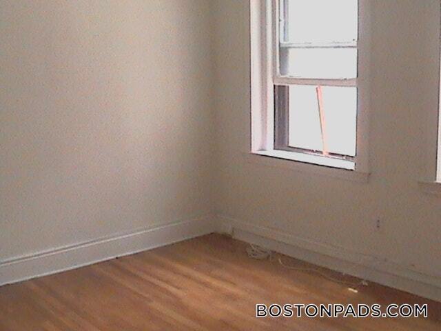 Foto del edificio - 46 Westland Ave