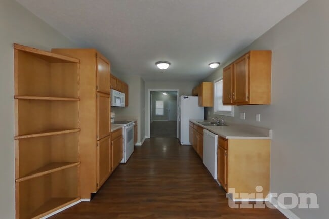Foto del edificio - 5103 Sandy Forge Dr